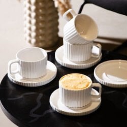 Kahve Fincanları ve Çay Setleri