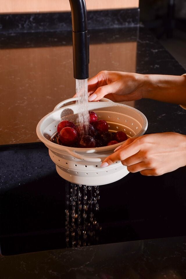 Flow Katlanabilir Isıya Dayanıklı Silikon Süzgeç 20 cm | Krem
