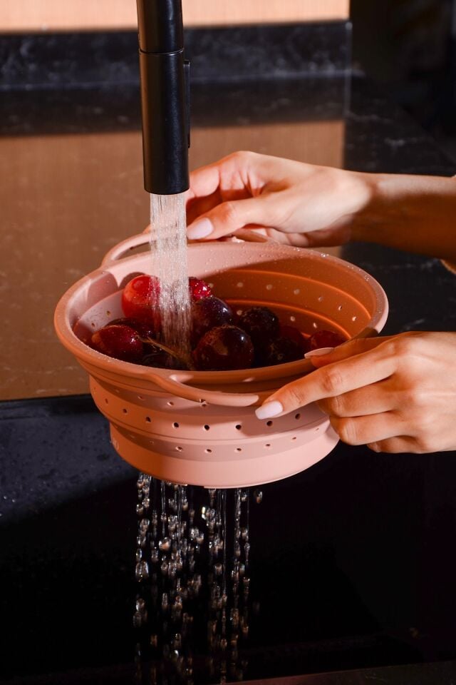 Flow Katlanabilir Isıya Dayanıklı Silikon Süzgeç 20 cm | Pembe